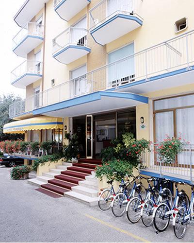Hotel Azzorre 리도 디 예솔로 외부 사진
